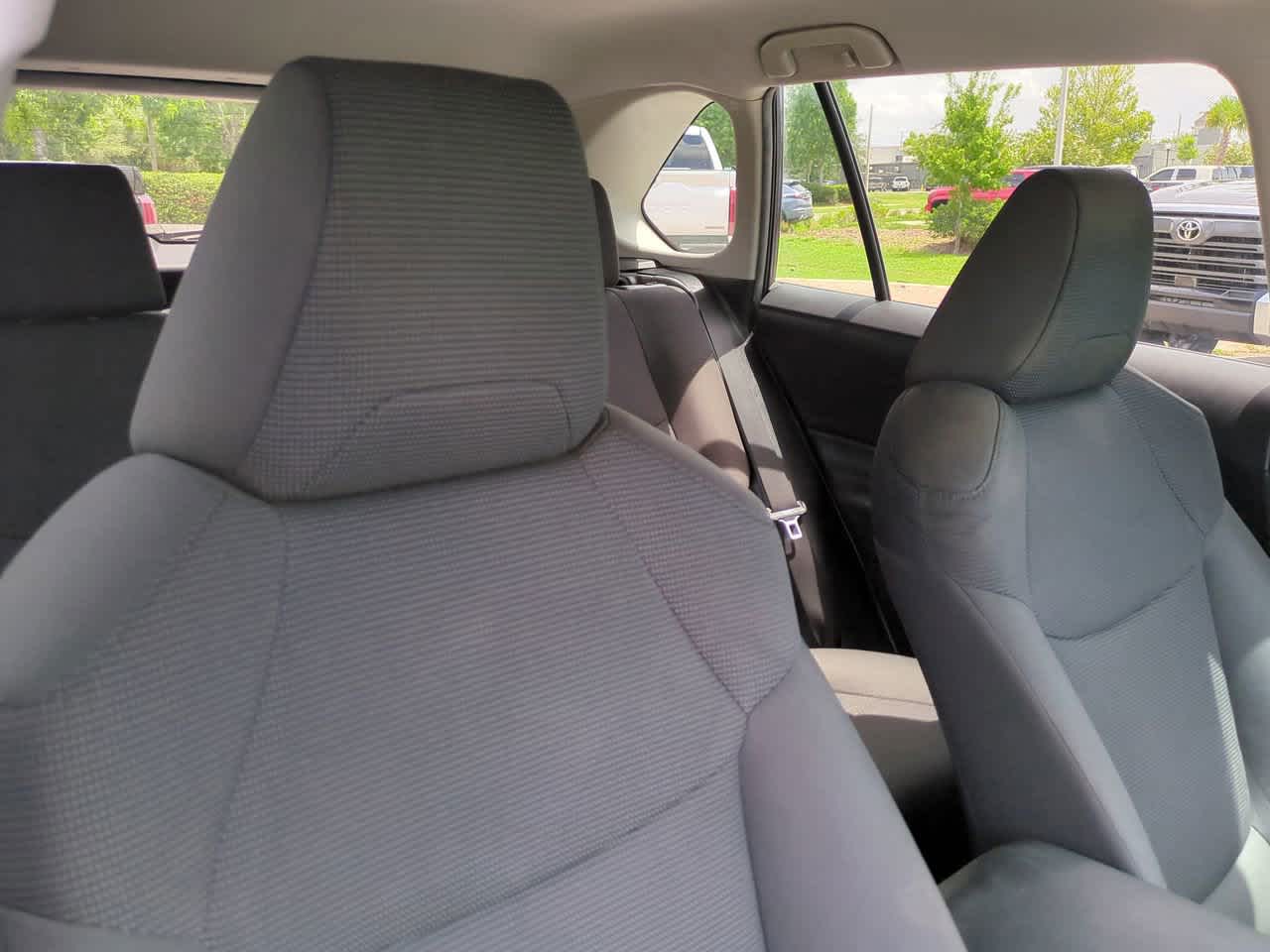 Thumbnail: 2021 Toyota RAV4 - 7