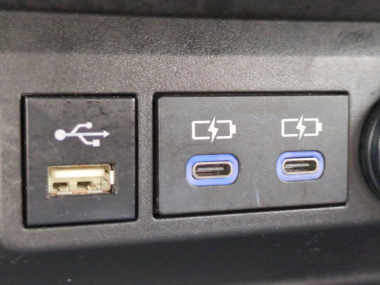 Thumbnail: 2022 Toyota Highlander - 21