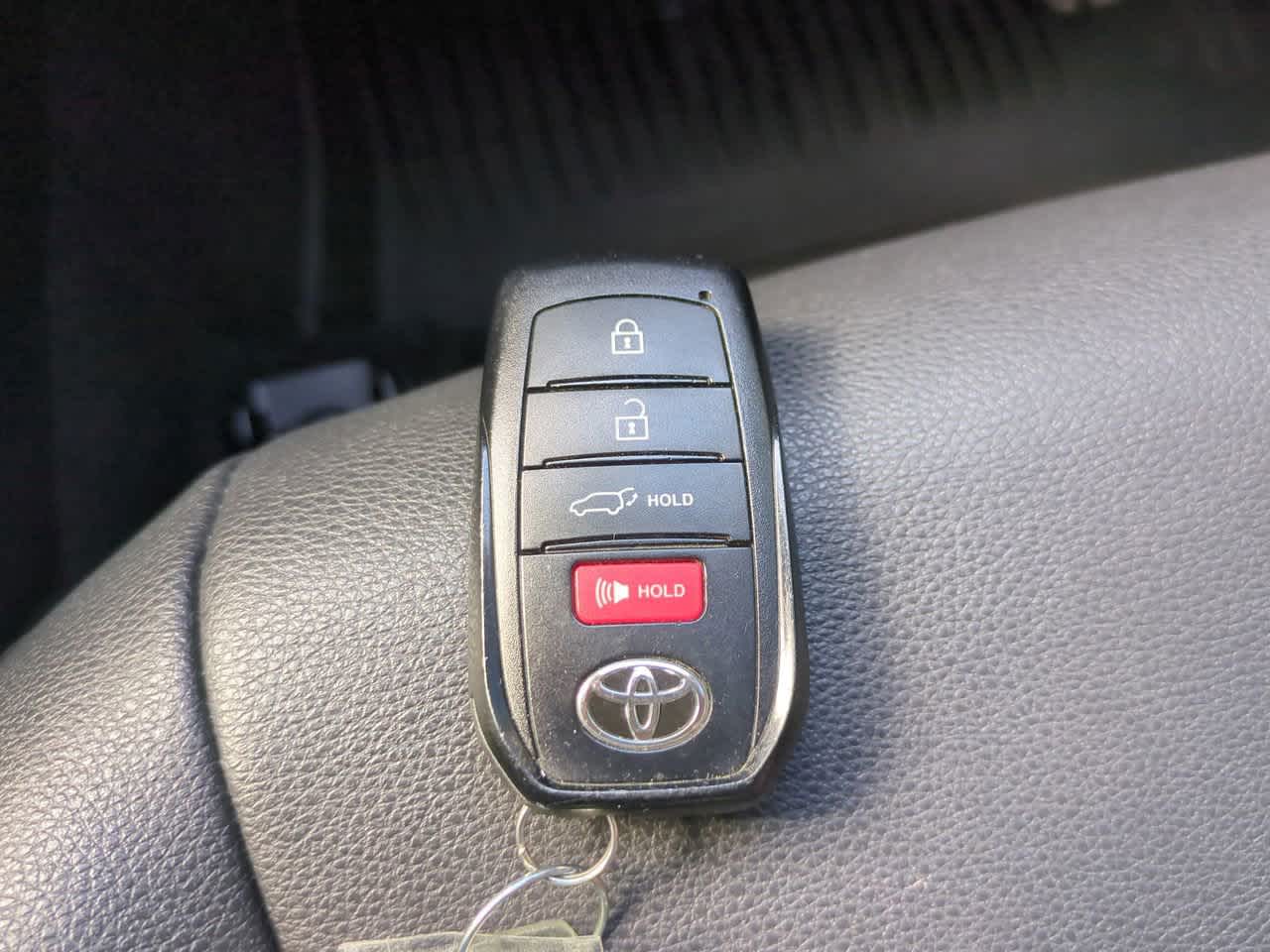 Thumbnail: 2022 Toyota Corolla Cross - 28