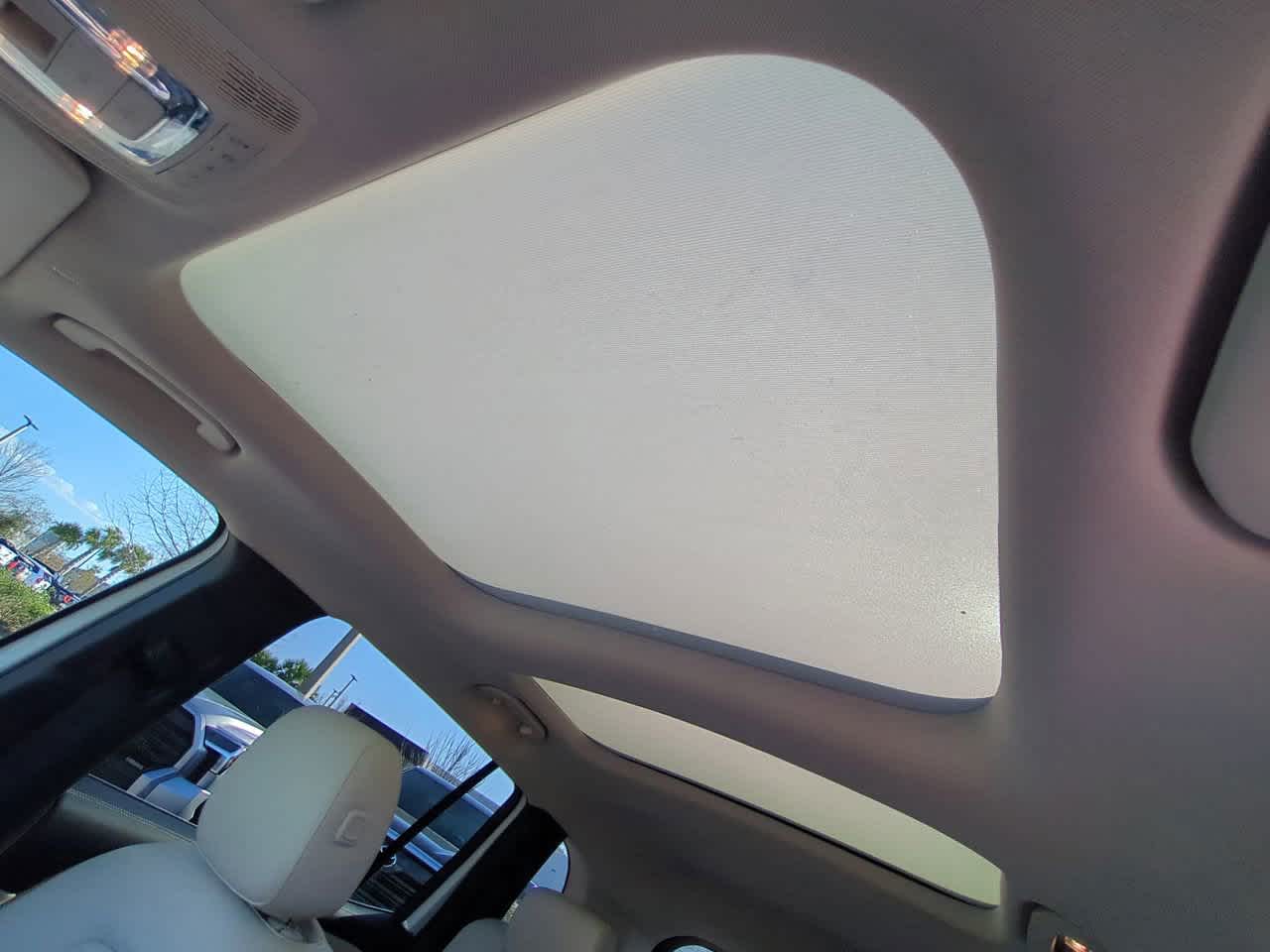 Thumbnail: 2023 Mercedes-Benz GLB - 19