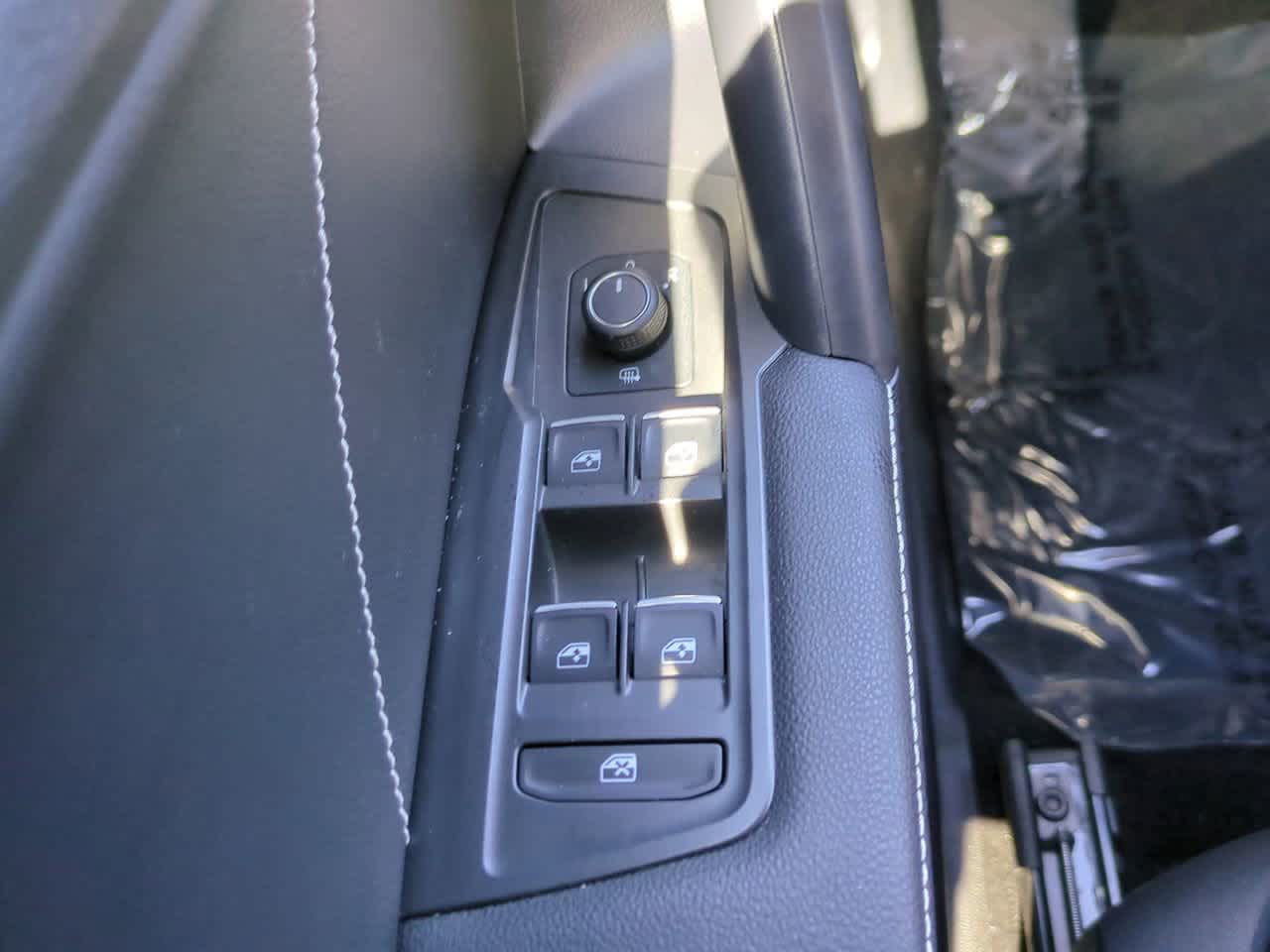 Thumbnail: 2023 Volkswagen Tiguan - 22