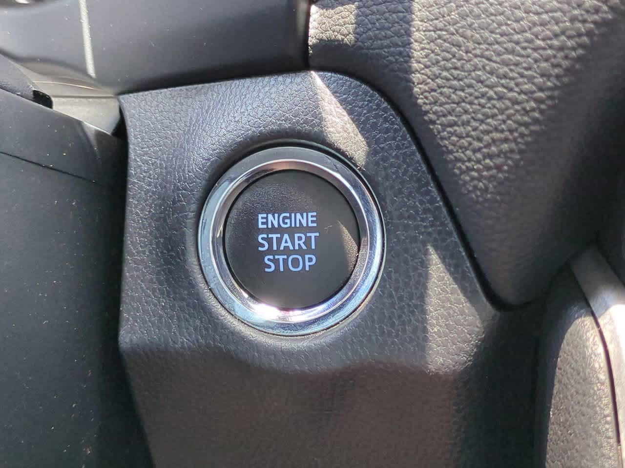 2021 Toyota RAV4 XLE 26