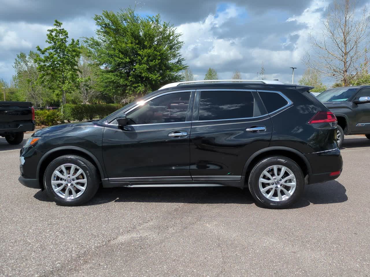 Thumbnail: 2020 Nissan Rogue - 3