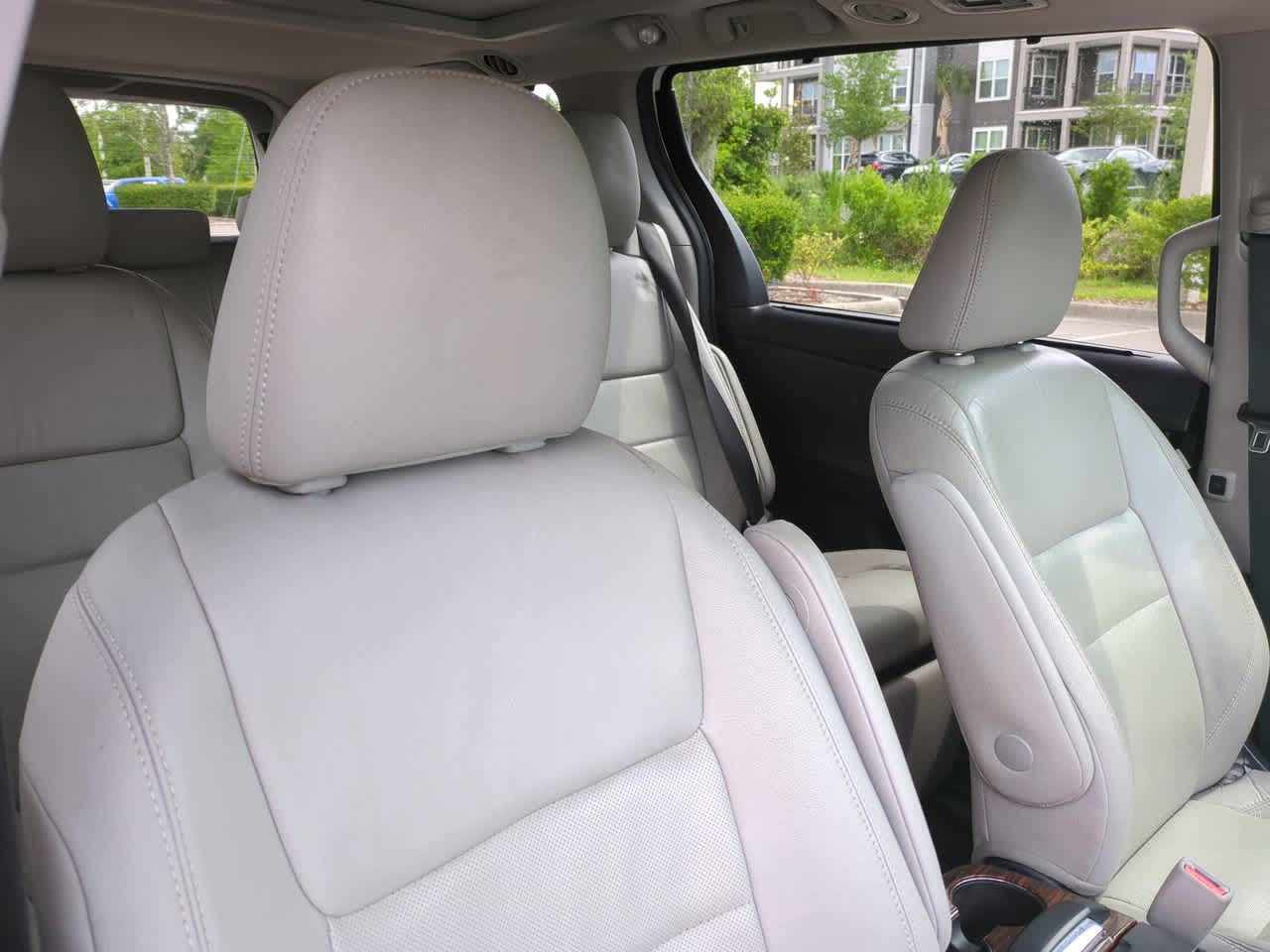 2015 Toyota Sienna Limited 7