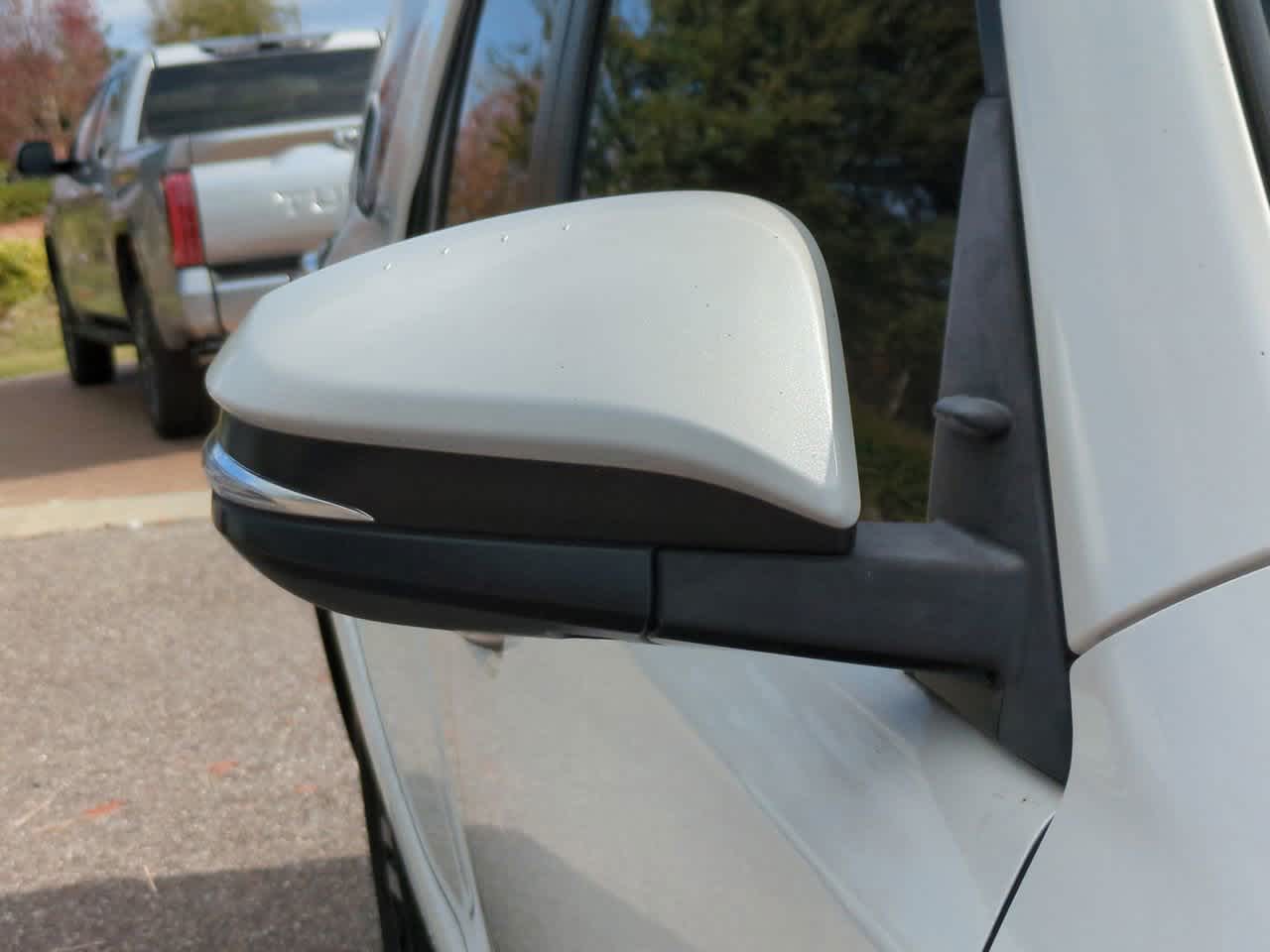 Thumbnail: 2016 Toyota 4Runner - 12