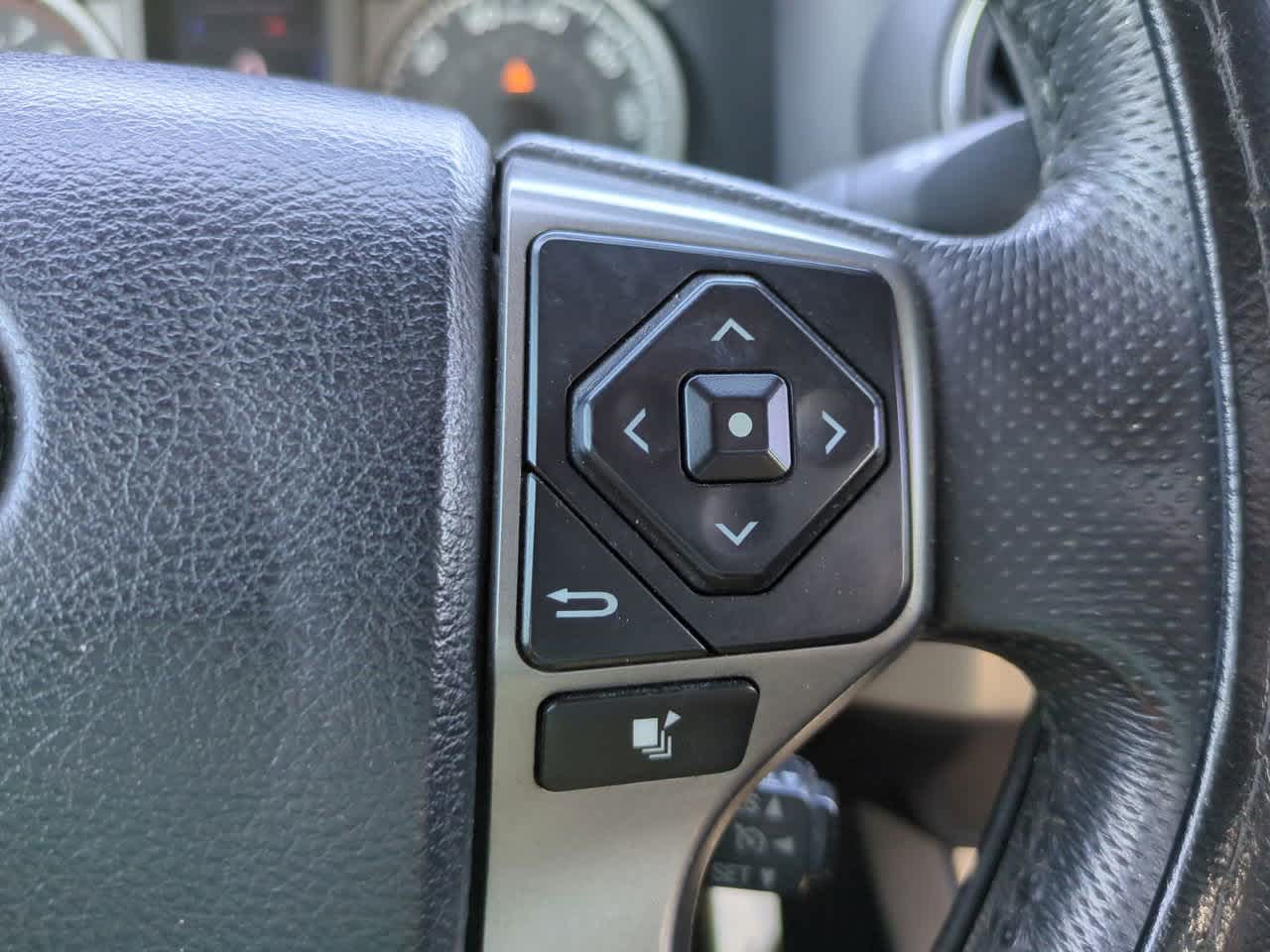 Thumbnail: 2017 Toyota Tacoma - 23