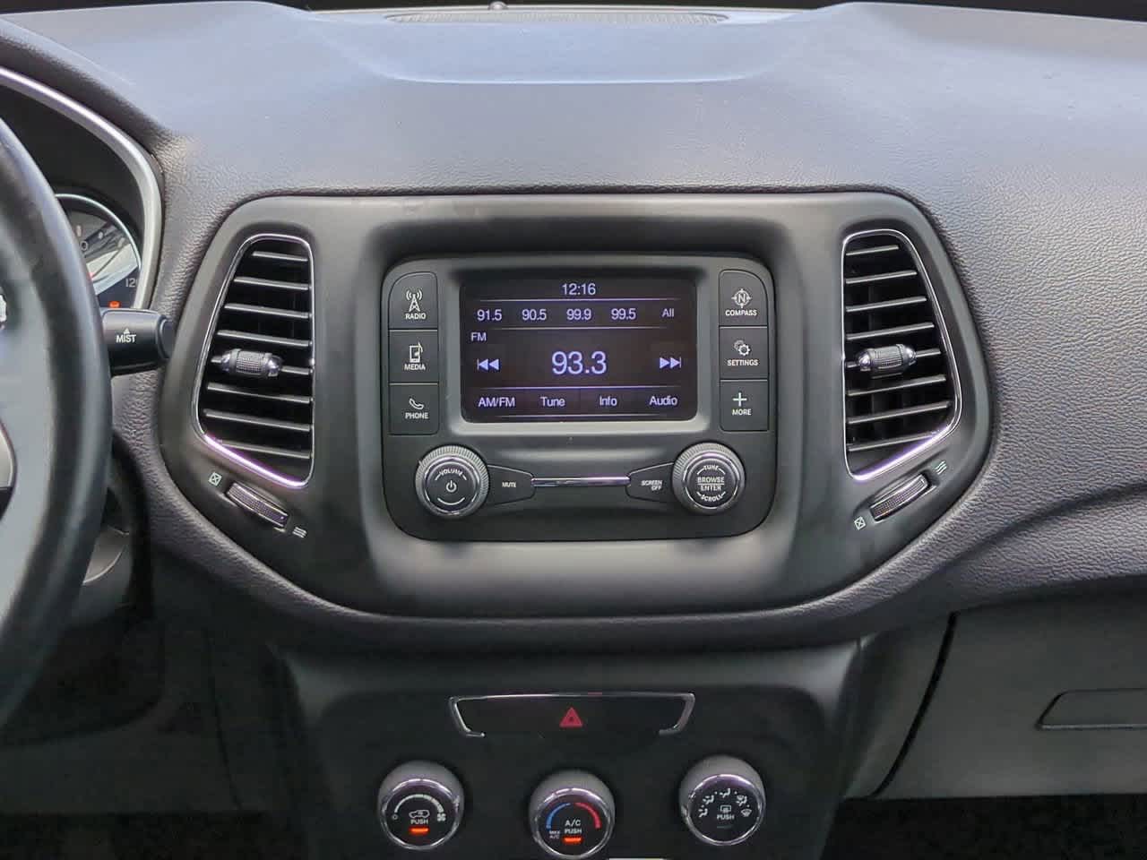 Thumbnail: 2017 Jeep Compass - 17
