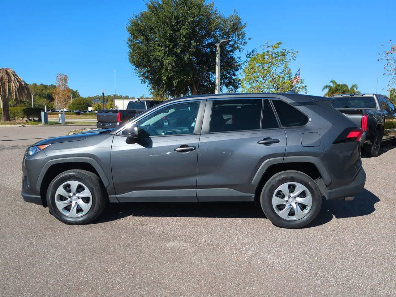 Thumbnail: 2022 Toyota RAV4 - 3