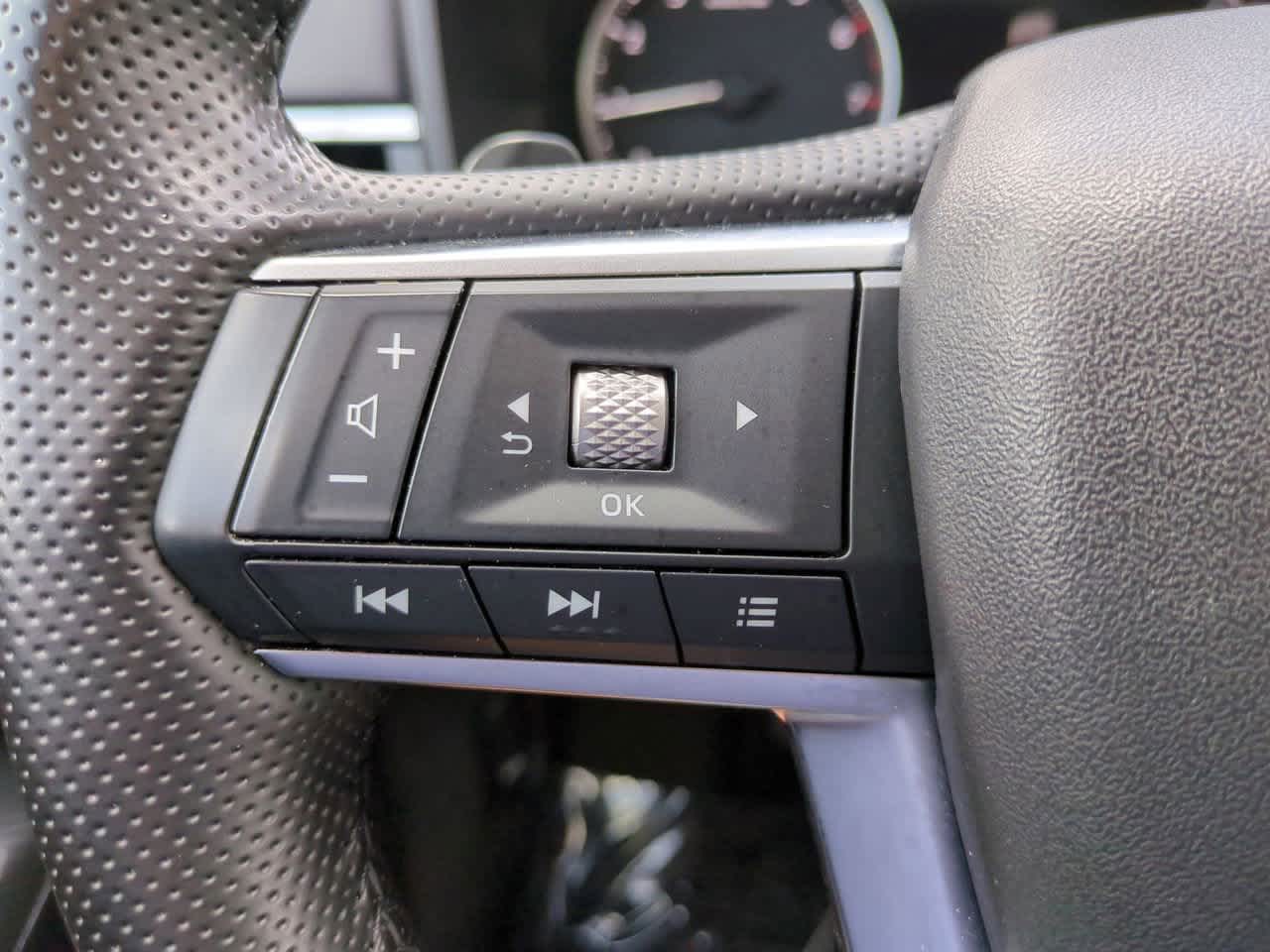 Thumbnail: 2025 Mitsubishi Outlander - 24
