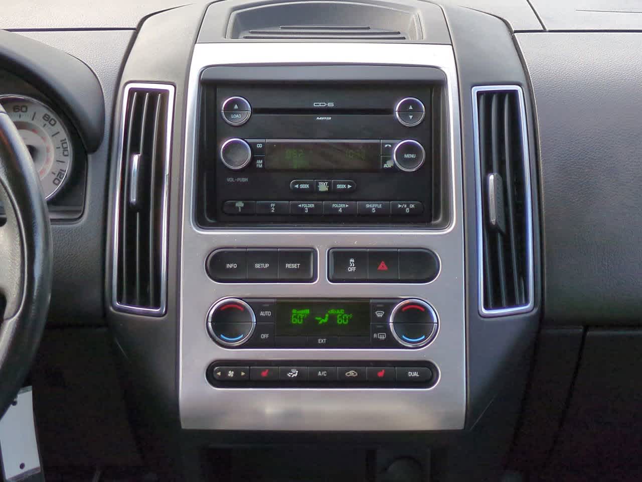 Thumbnail: 2010 Ford Edge - 17