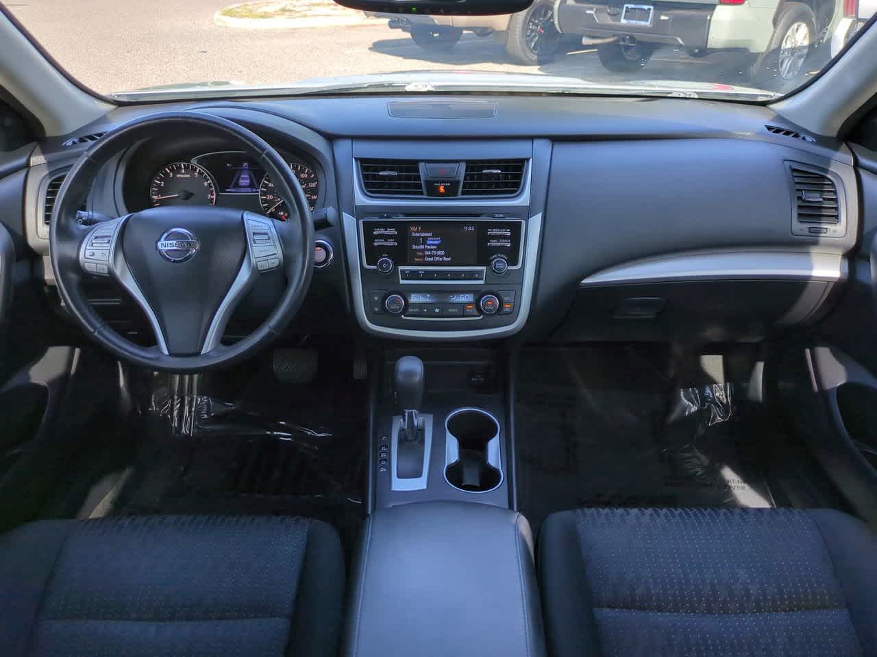 Thumbnail: 2016 Nissan Altima - 11