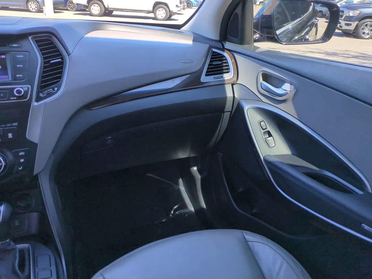 Thumbnail: 2018 Hyundai Santa Fe - 16