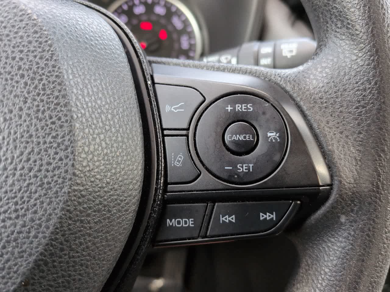 Thumbnail: 2020 Toyota RAV4 - 23