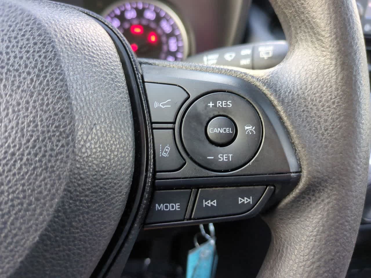 Thumbnail: 2020 Toyota RAV4 - 23