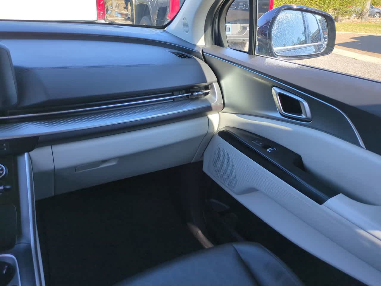 Thumbnail: 2024 Kia Carnival - 17