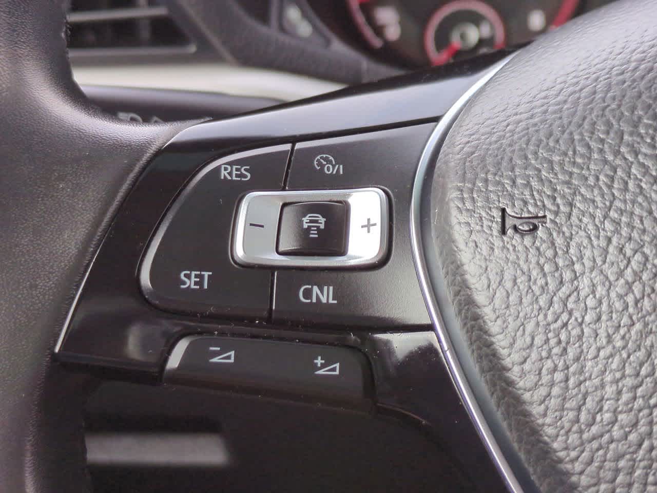 Thumbnail: 2022 Volkswagen Passat - 24