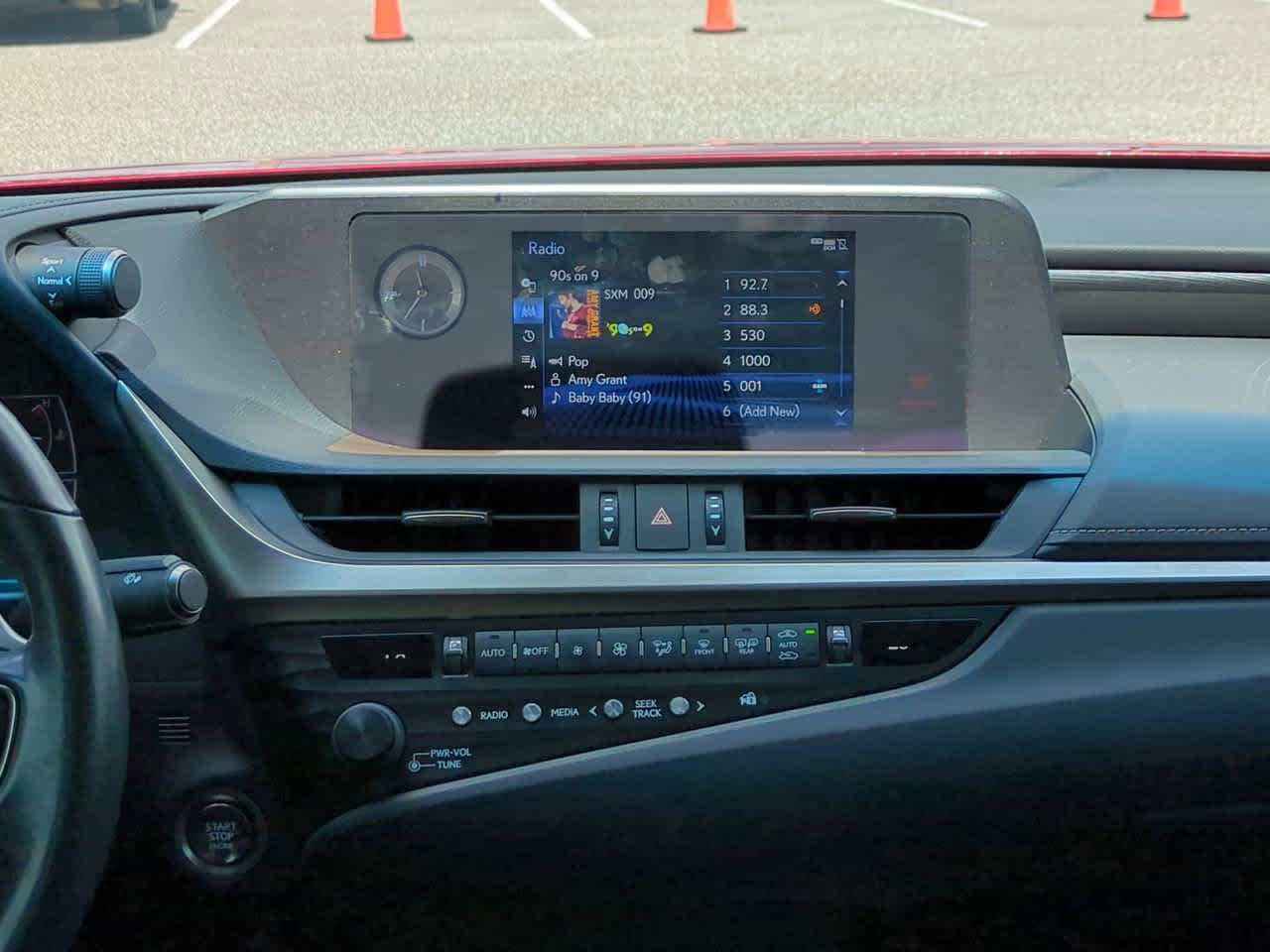 Thumbnail: 2019 Lexus ES - 17