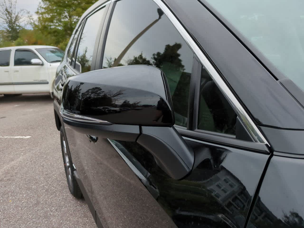 Thumbnail: 2025 Toyota RAV4 - 12