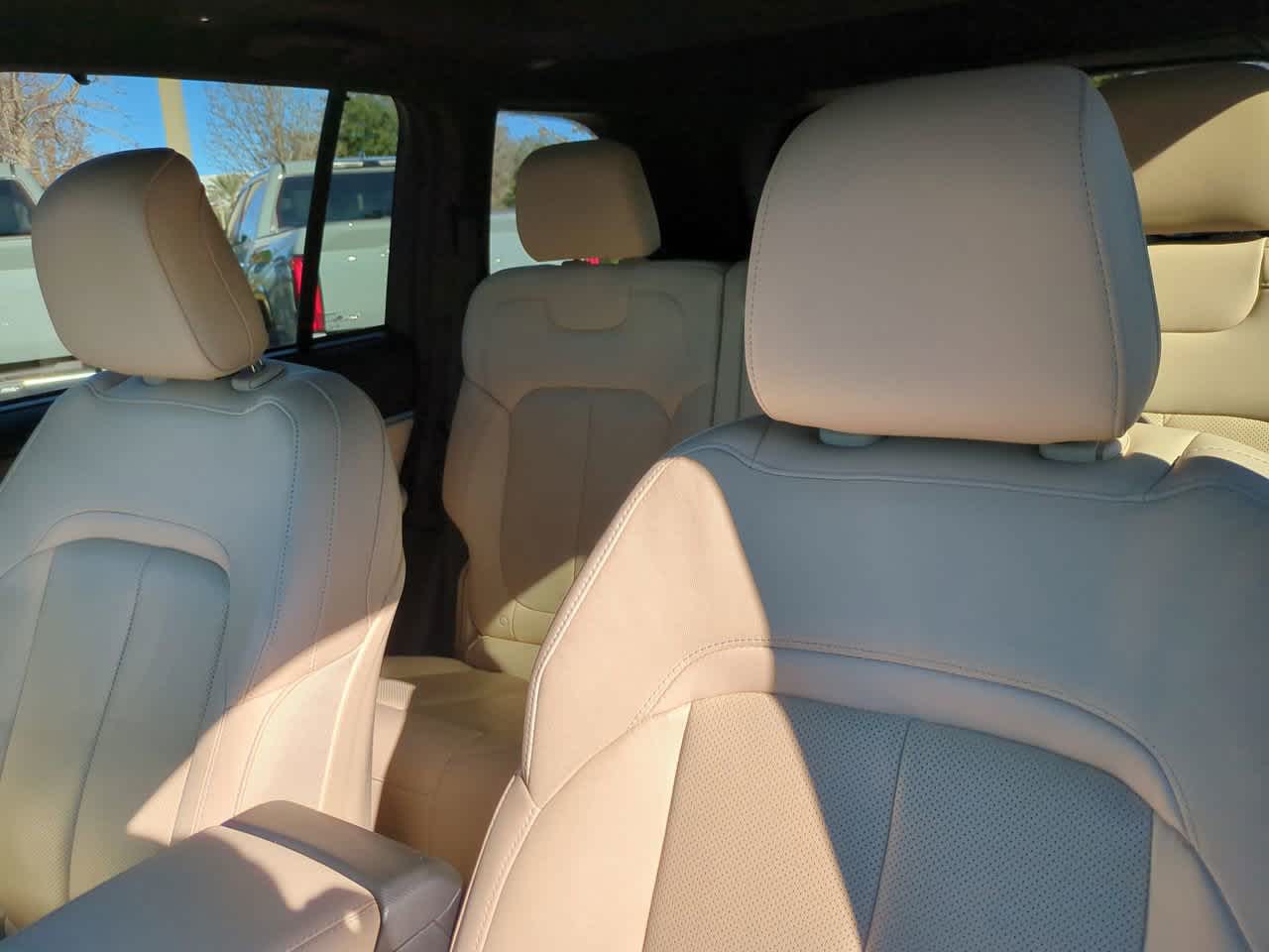 Thumbnail: 2022 Jeep Grand Cherokee - 8