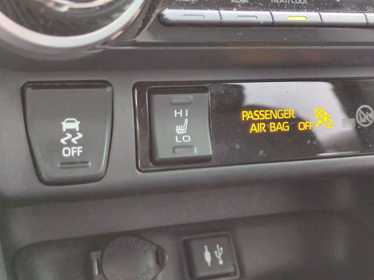 Thumbnail: 2019 Toyota RAV4 - 22