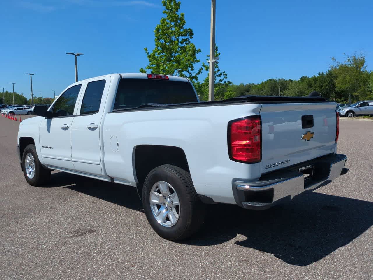 Thumbnail: 2018 Chevrolet Silverado 1500 - 4