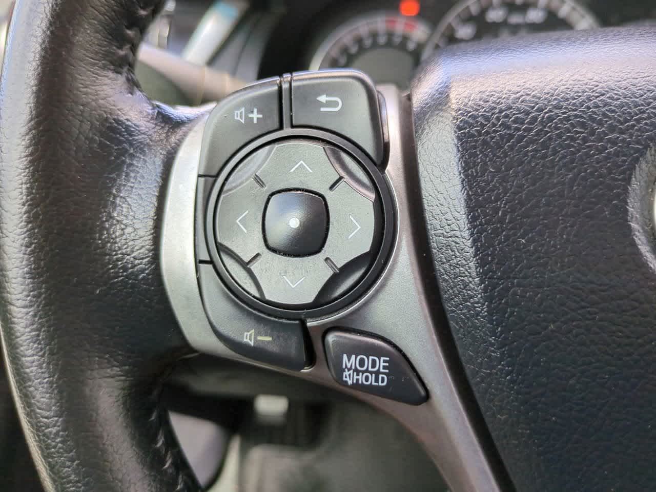 Thumbnail: 2012 Toyota Camry - 21