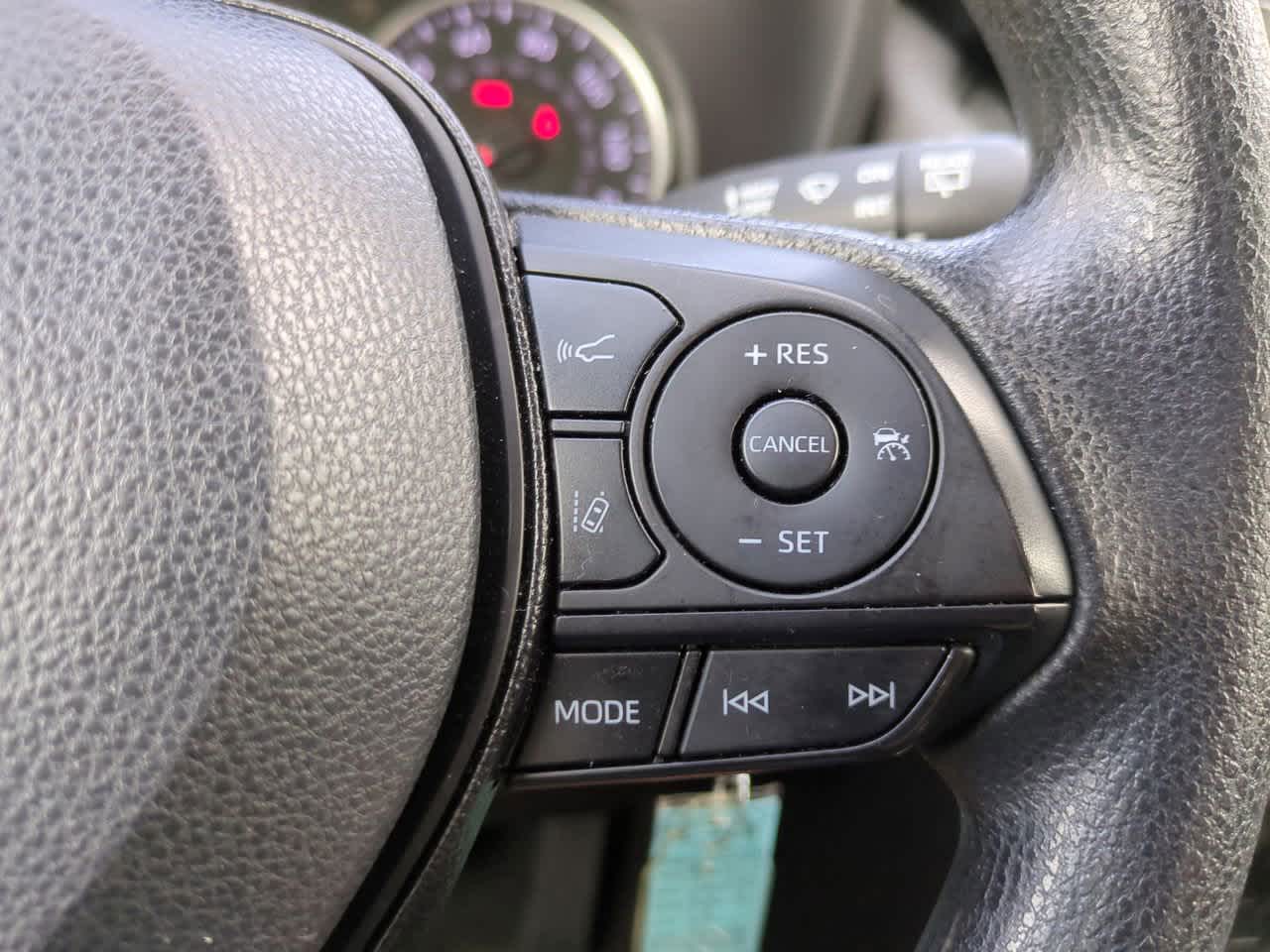 Thumbnail: 2021 Toyota RAV4 - 23