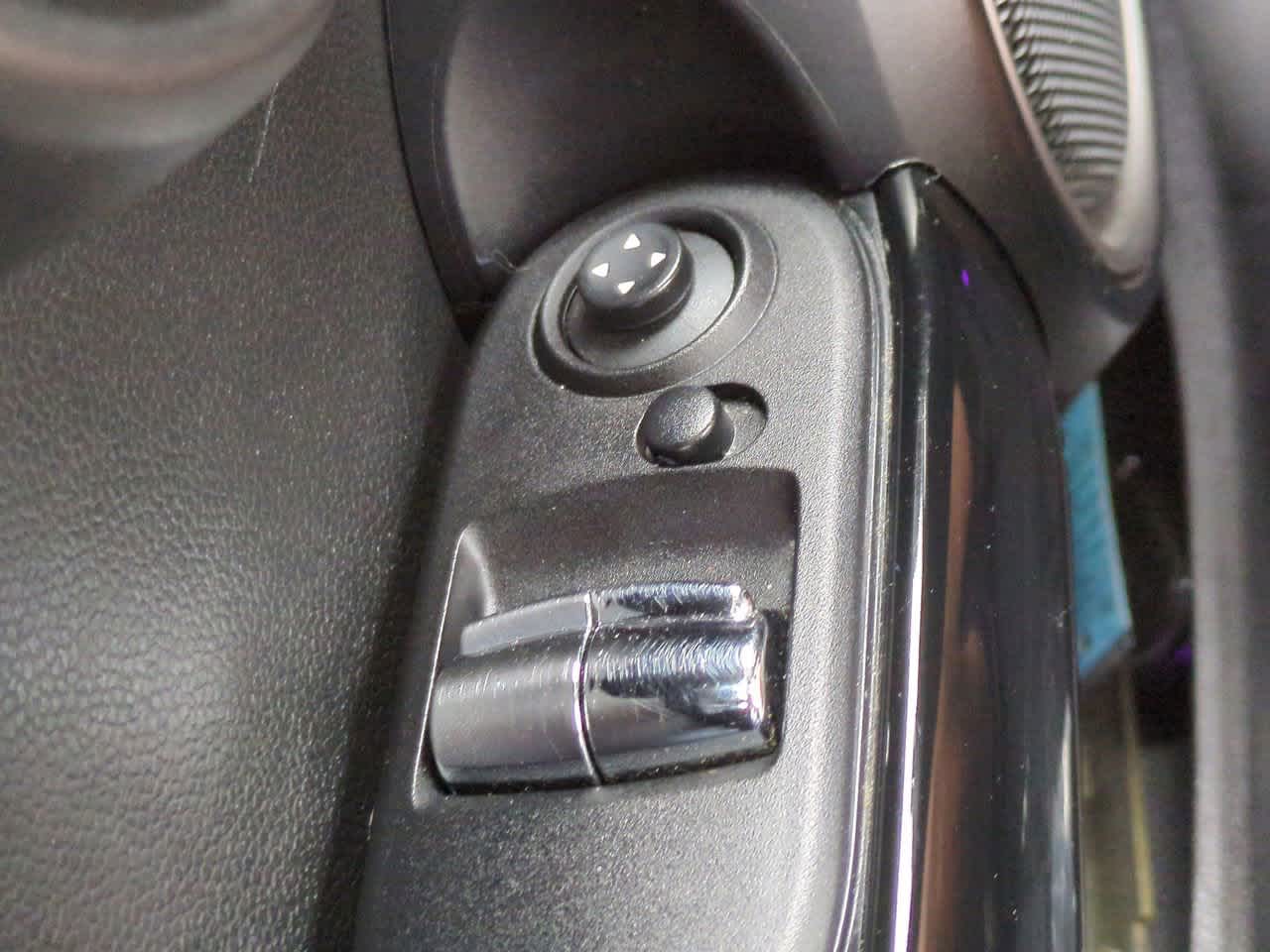 Thumbnail: 2015 MINI Cooper Hardtop - 19