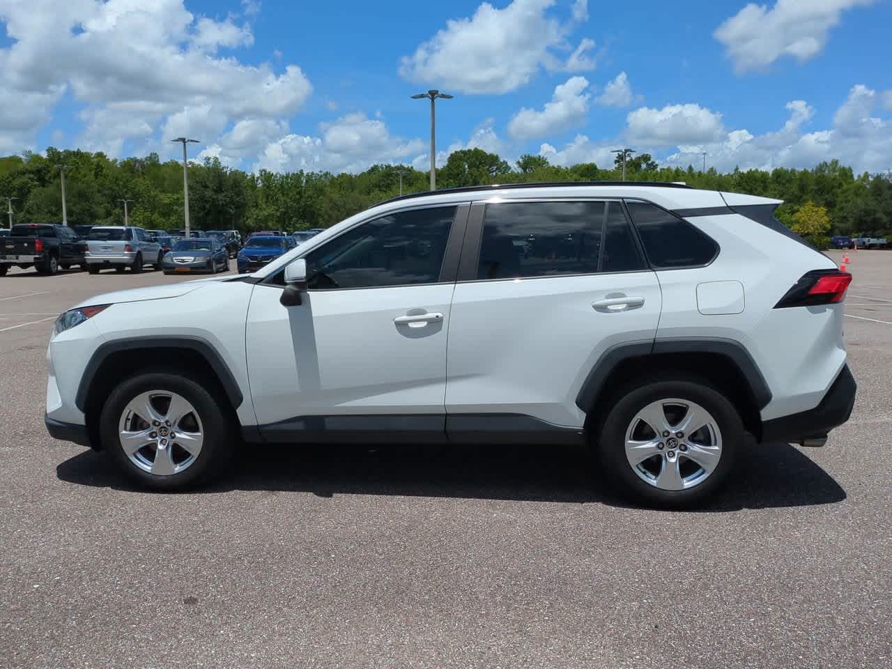 2021 Toyota RAV4 XLE 3