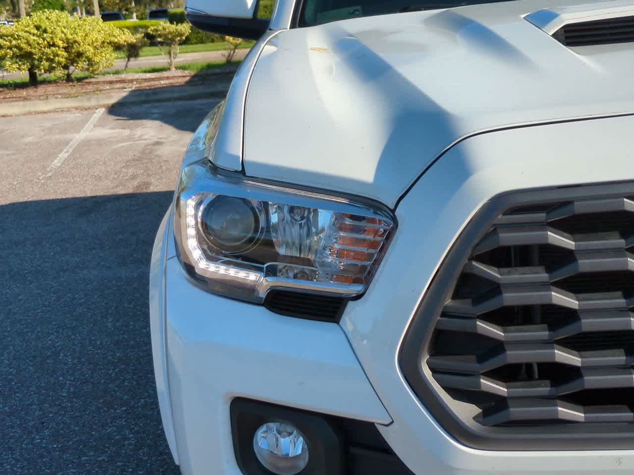 Thumbnail: 2023 Toyota Tacoma - 10