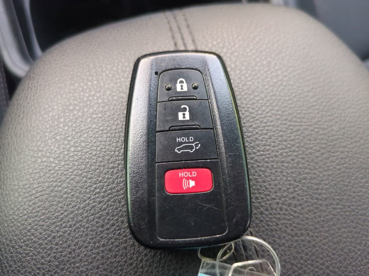 Thumbnail: 2020 Toyota RAV4 - 27