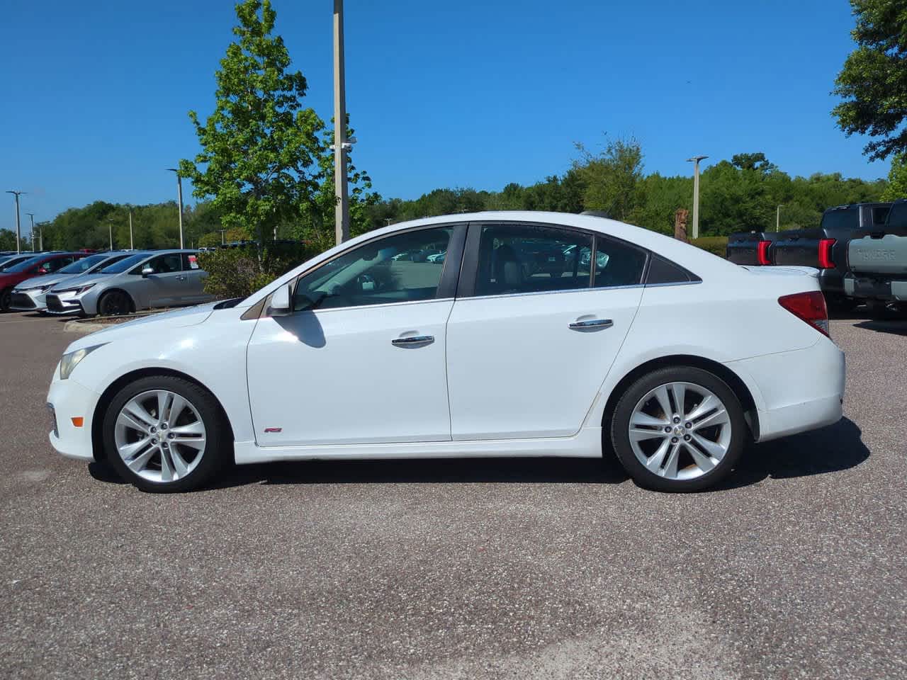 Thumbnail: 2015 Chevrolet Cruze - 3