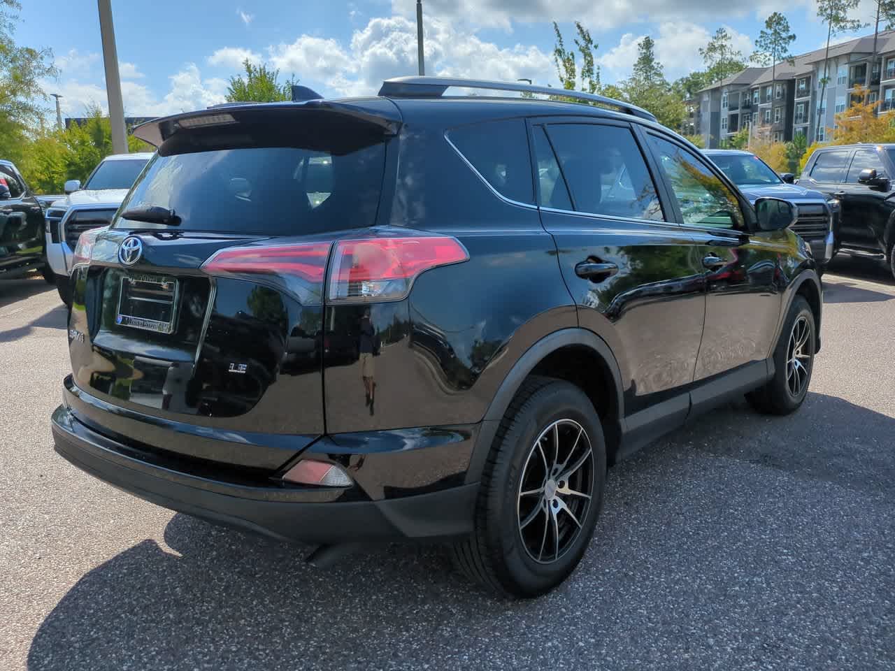 Thumbnail: 2018 Toyota RAV4 - 6