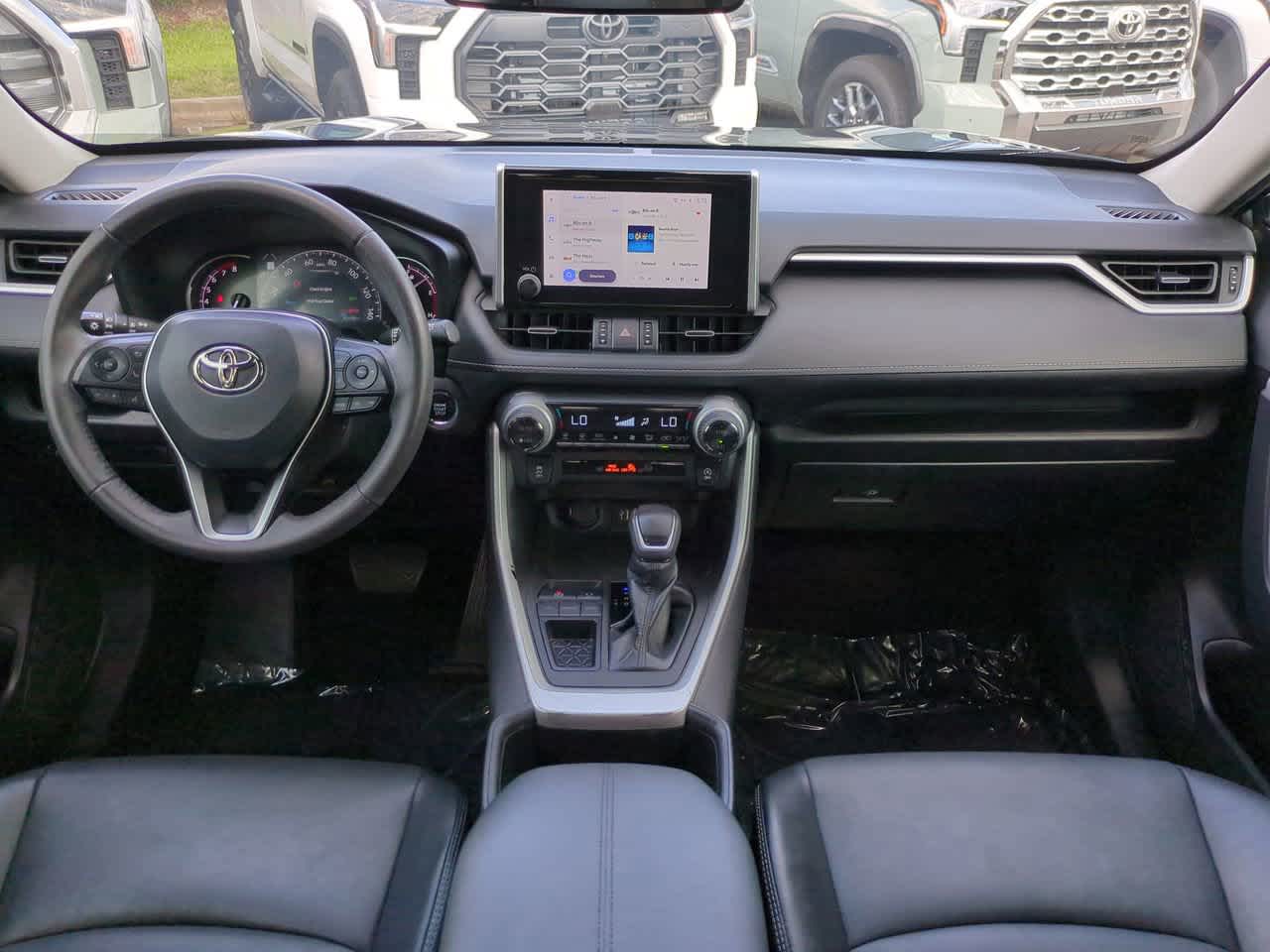 Thumbnail: 2023 Toyota RAV4 - 14