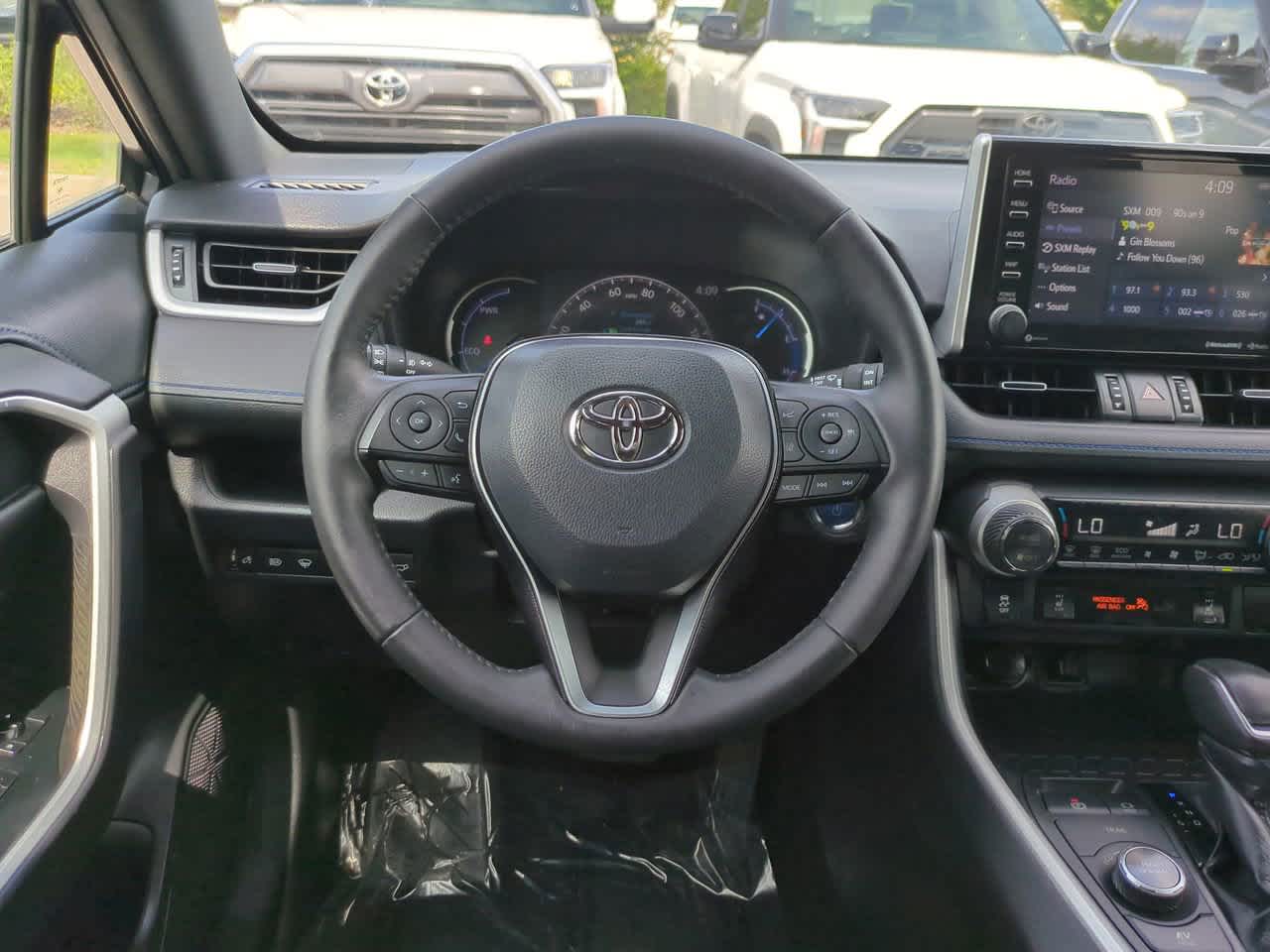 Thumbnail: 2020 Toyota RAV4 - 15