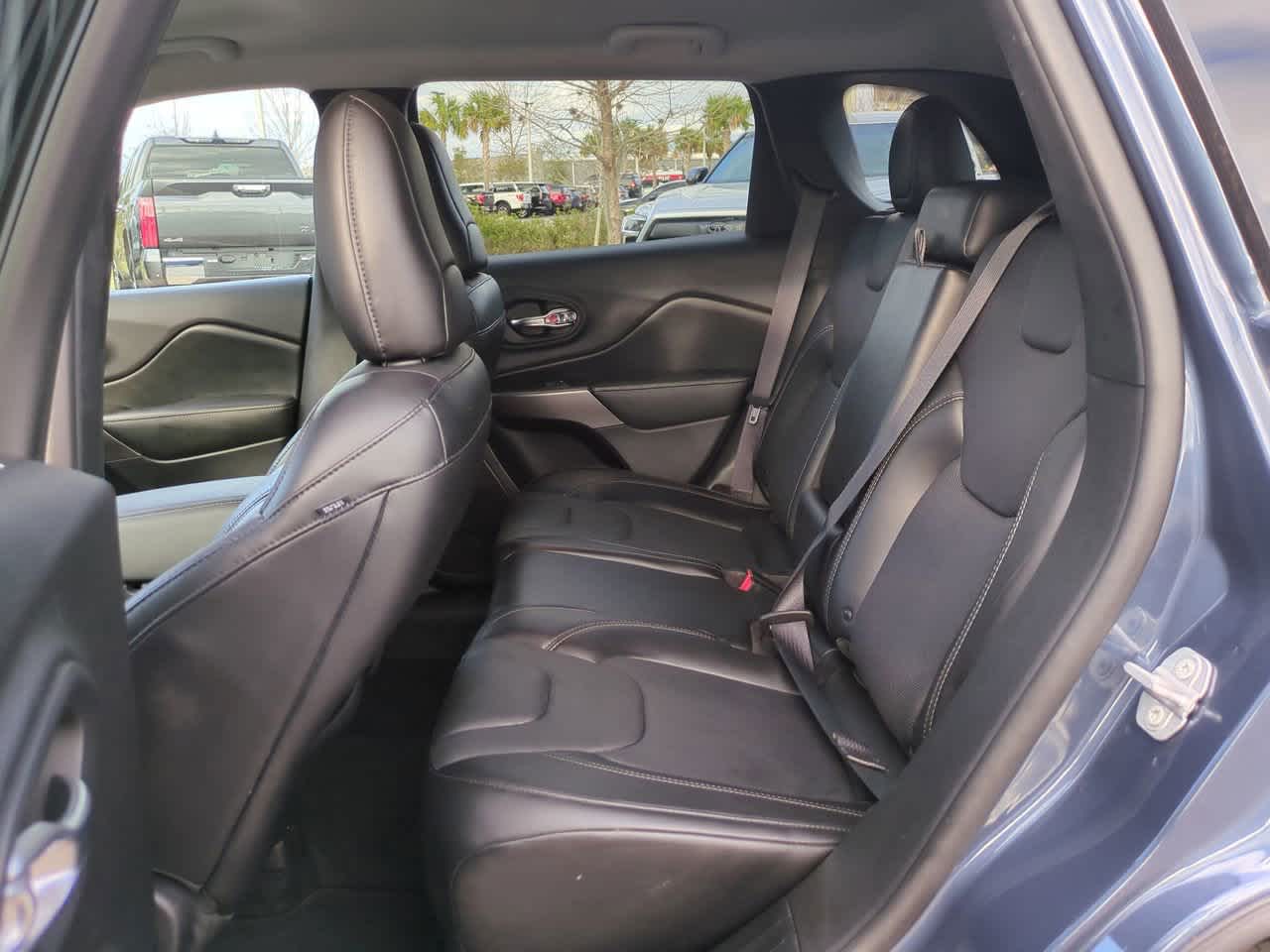 Thumbnail: 2019 Jeep Cherokee - 13