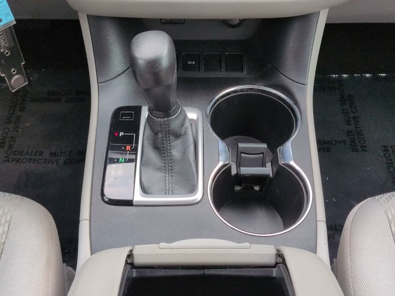 Thumbnail: 2014 Toyota Highlander - 18