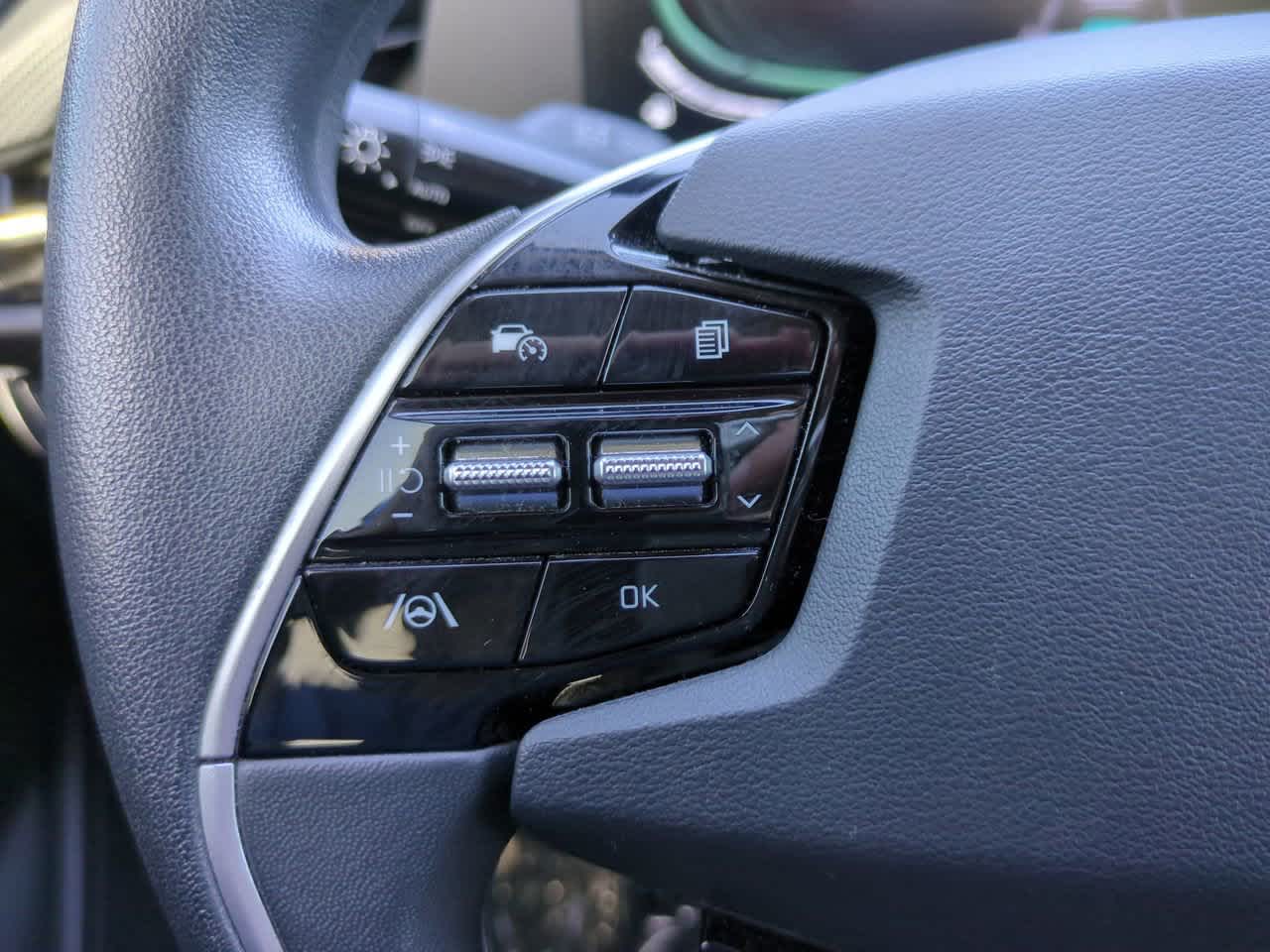 Thumbnail: 2023 Kia Niro - 22