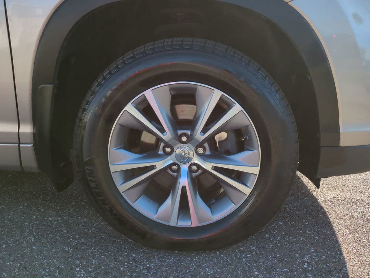 Thumbnail: 2015 Toyota Highlander - 11