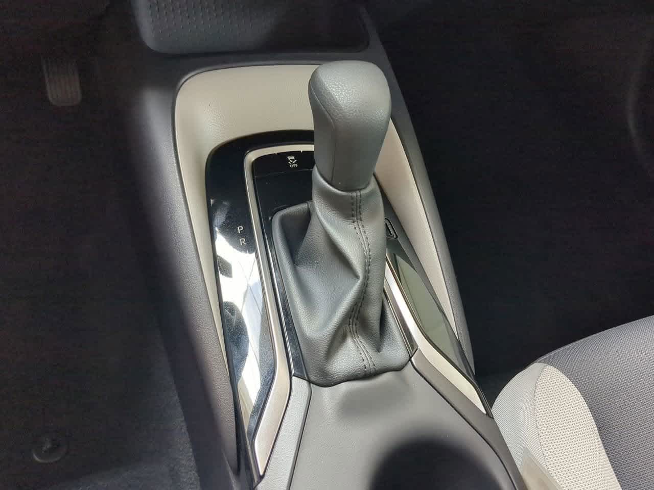2025 Toyota Corolla LE 19