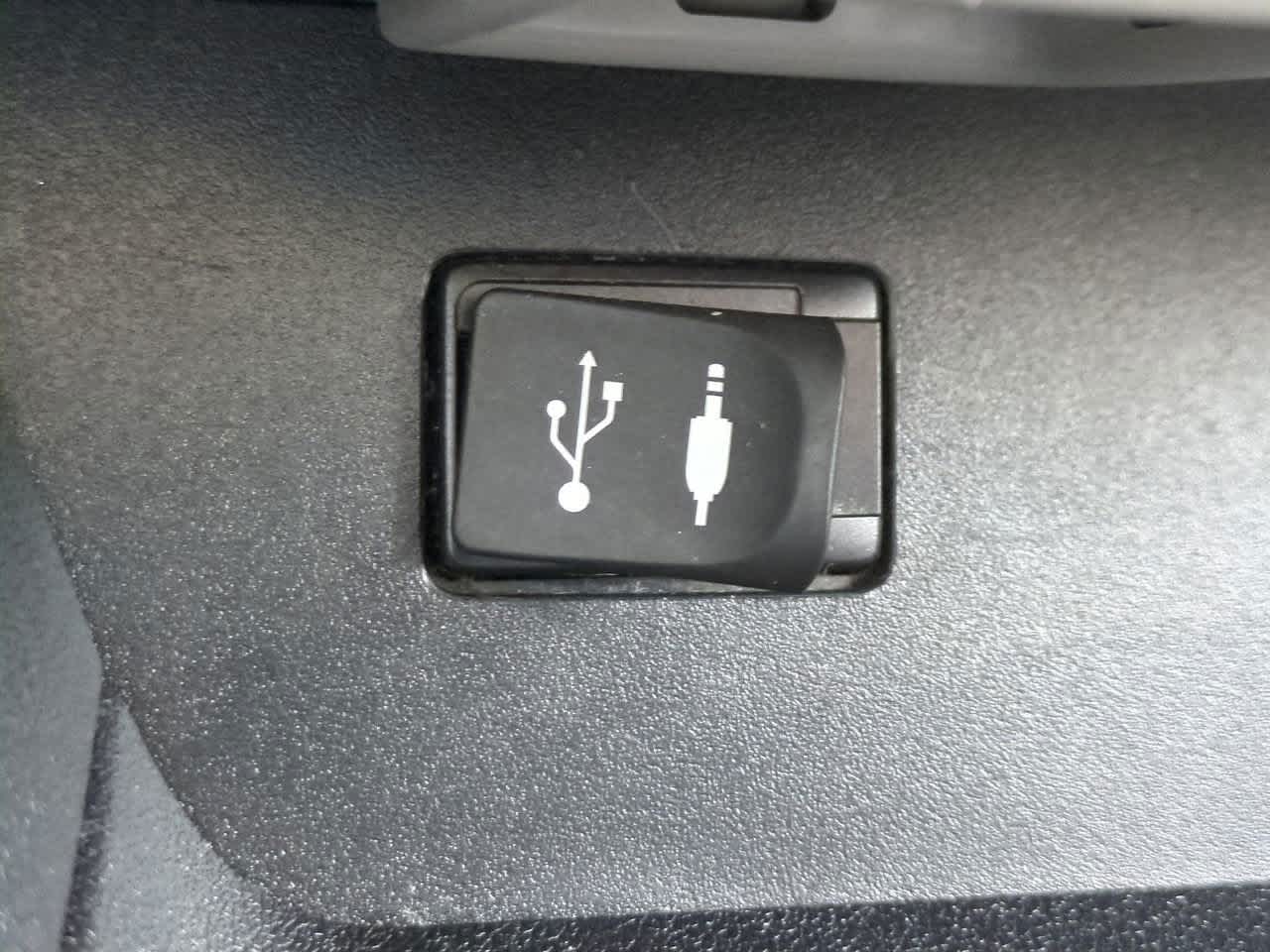 Thumbnail: 2015 Toyota Highlander - 23