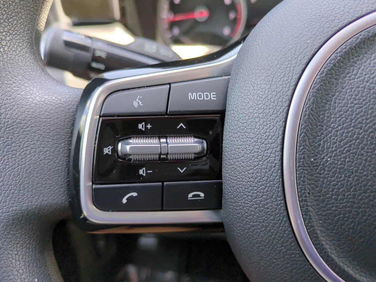 2023 Kia Sorento LX 23