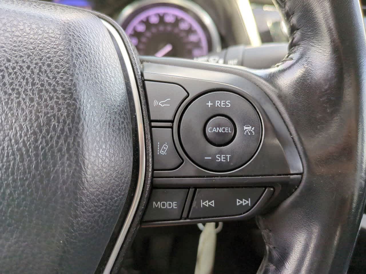 2020 Toyota Camry SE 23