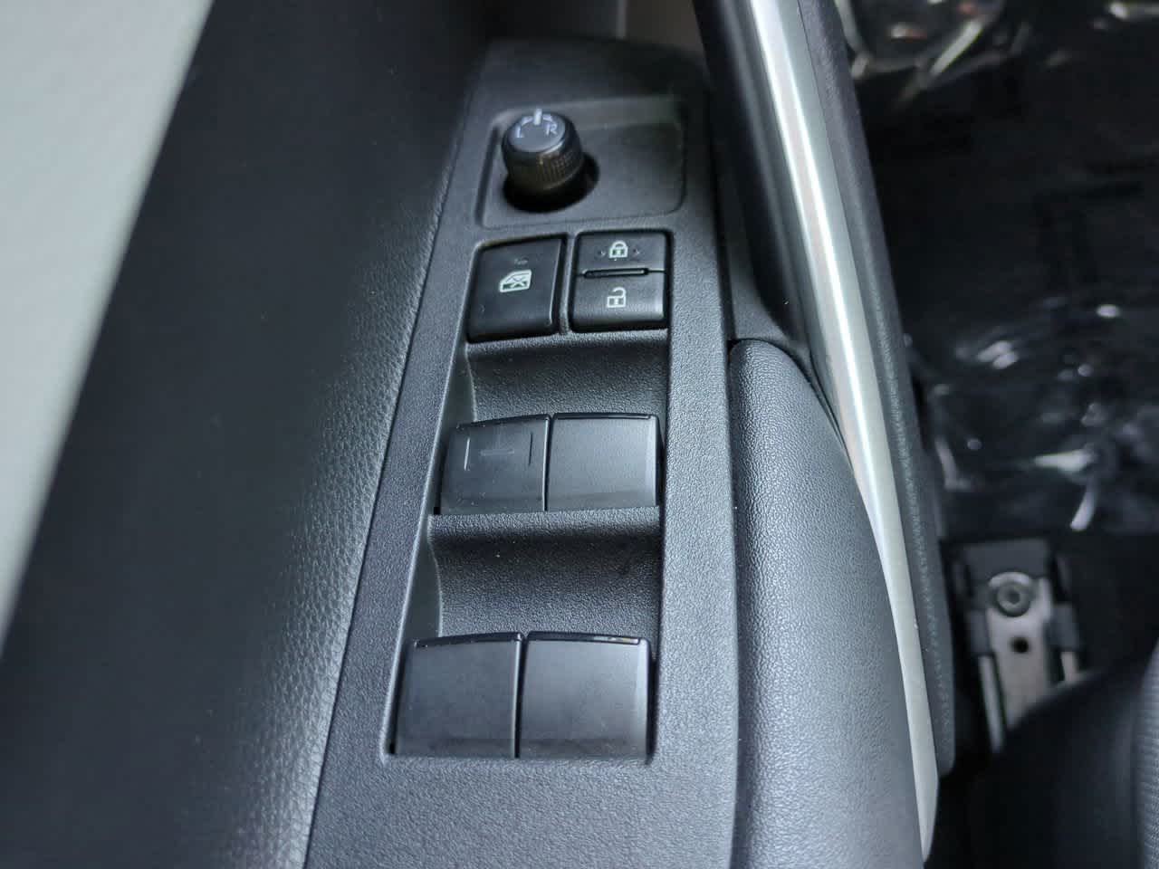 Thumbnail: 2023 Toyota Corolla Cross - 21