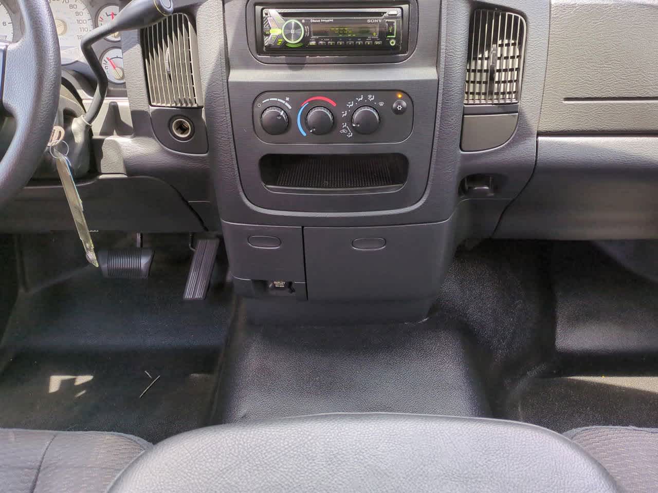 Thumbnail: 2004 Dodge Ram 1500 - 18