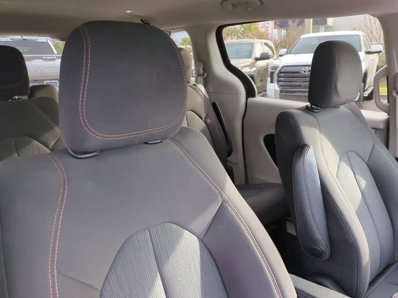 Thumbnail: 2017 Chrysler Pacifica - 7