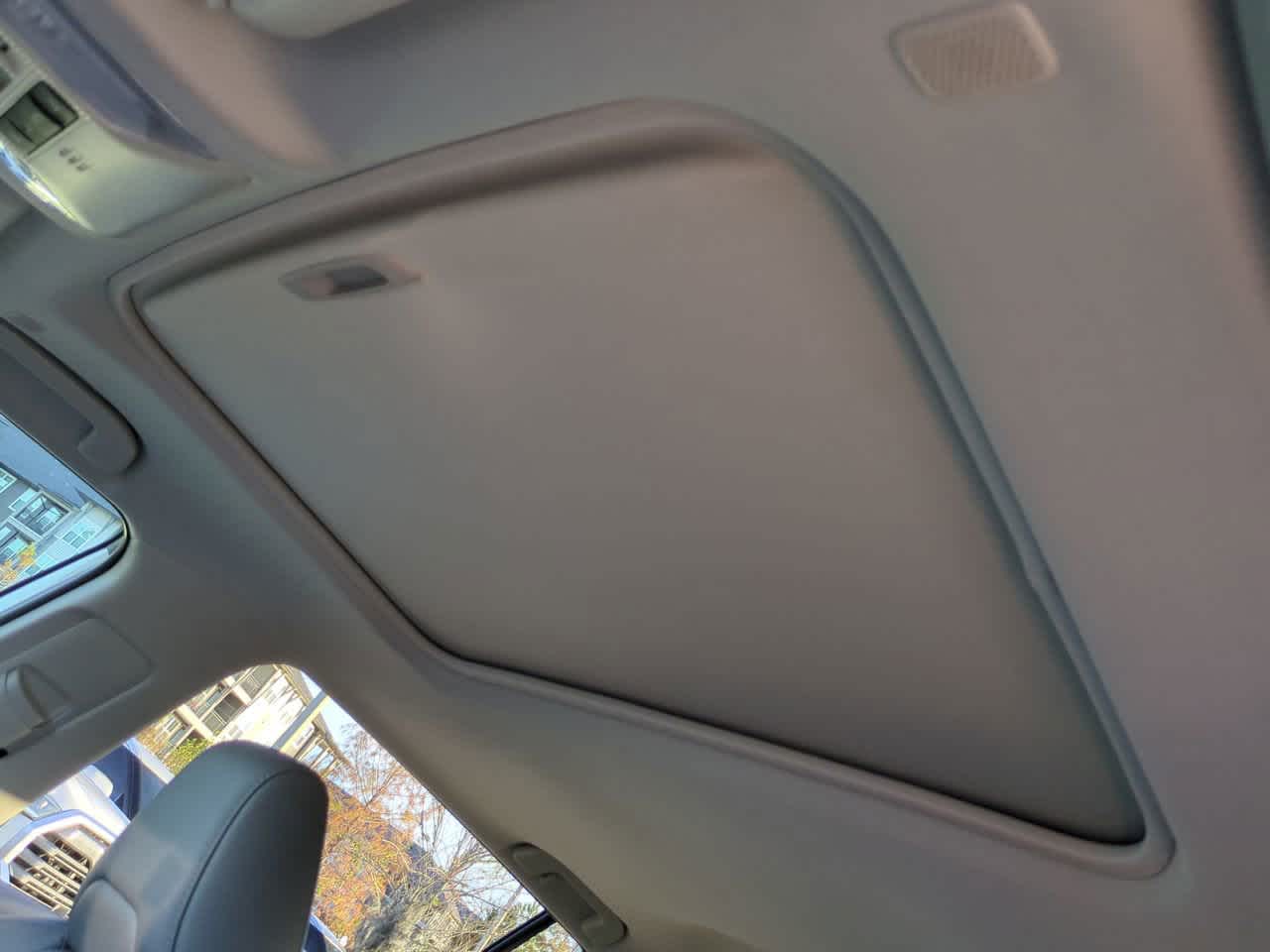 Thumbnail: 2025 Toyota RAV4 - 18