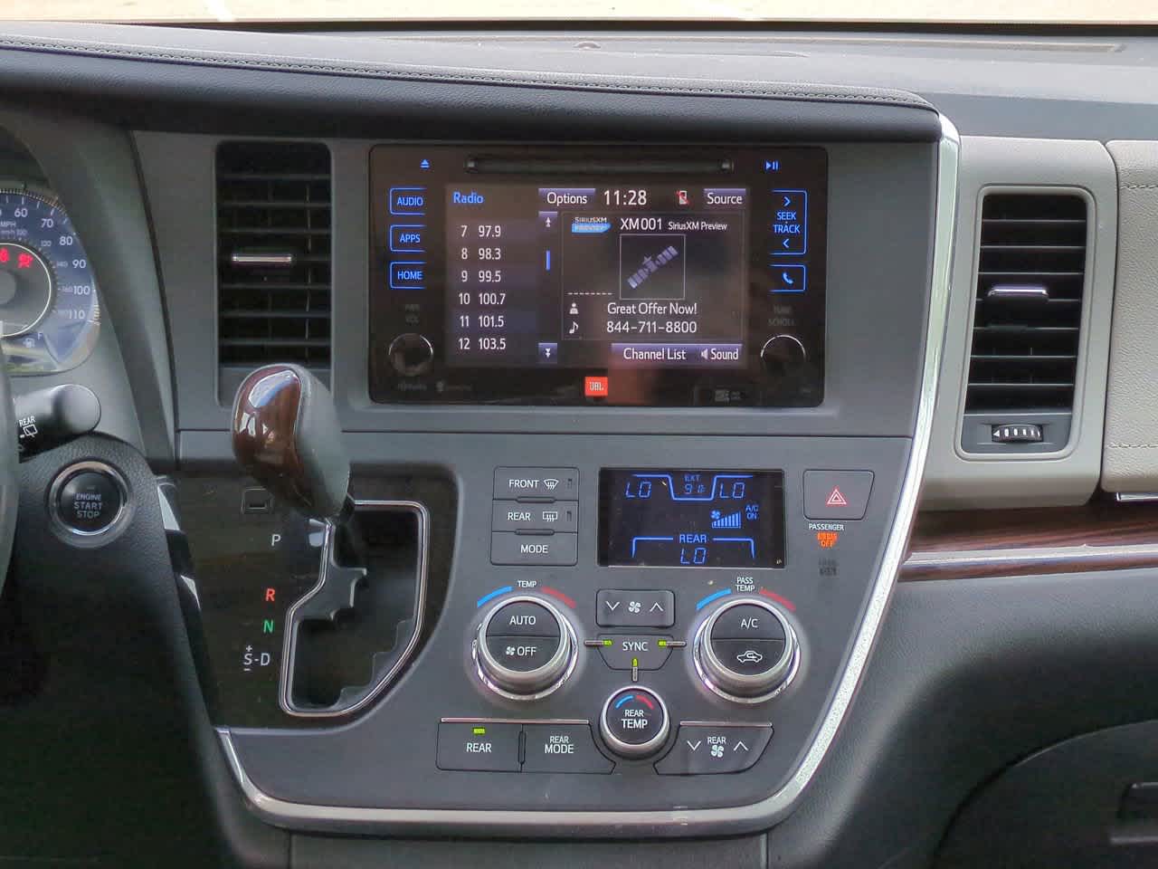 2015 Toyota Sienna Limited 18