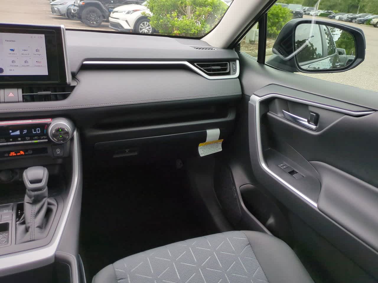 Thumbnail: 2025 Toyota RAV4 - 16