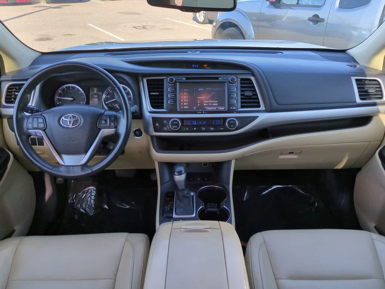 Thumbnail: 2015 Toyota Highlander - 14